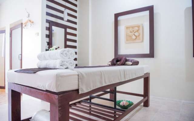Bangkok Natural Spa Resort and Suite