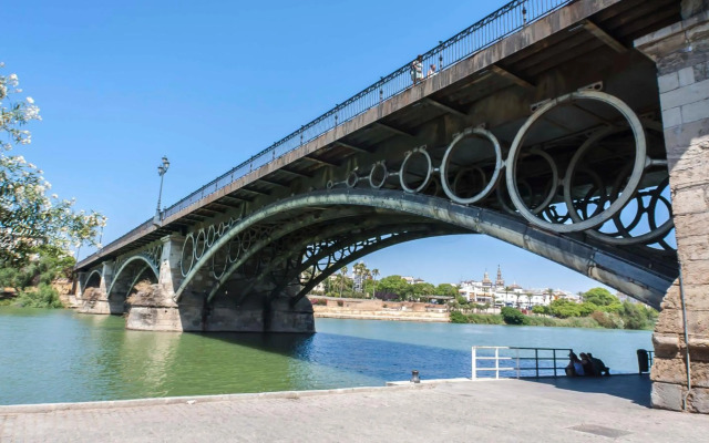 San Jacinto Triana Suite by Valcambre