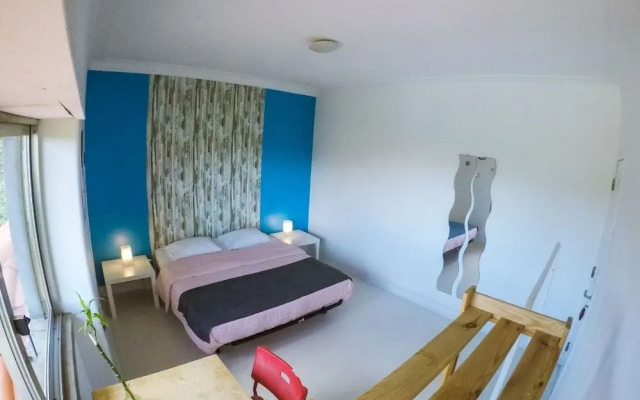 Carcavelos Beach Hostel