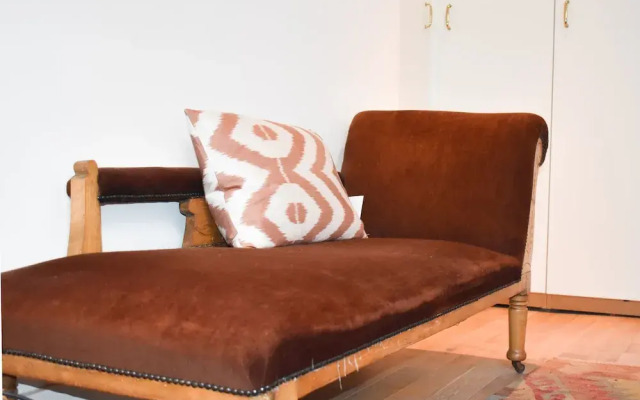 Modern 3 Bedroom Flat in Central Brighton Townhouse