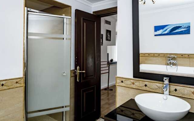AP149 -Townhouse with pool and roof terrace