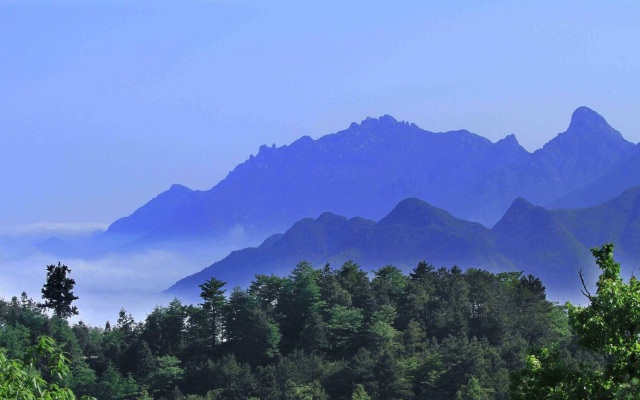 Floral Hotel · Shitai Xishuiwan bathing pool Home Hotel(bathing pool Xiquan Resort)