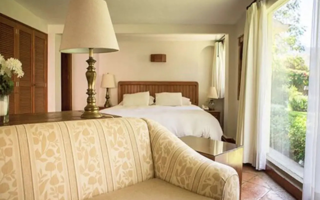 Casa Bugambilia