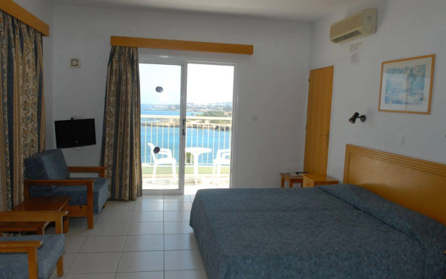 Maistrali Hotel Apartments & Bungalows