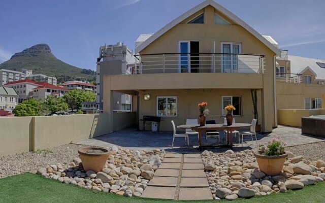 4 Bedroom Apartment With Views In Cape Town