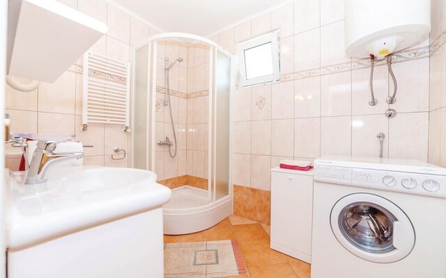 Awesome Home in Dramalj With Wifi and 2 Bedrooms