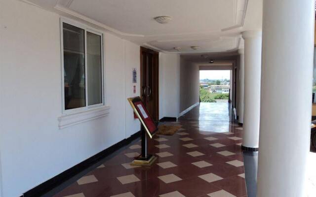 Grand Favor Hotel