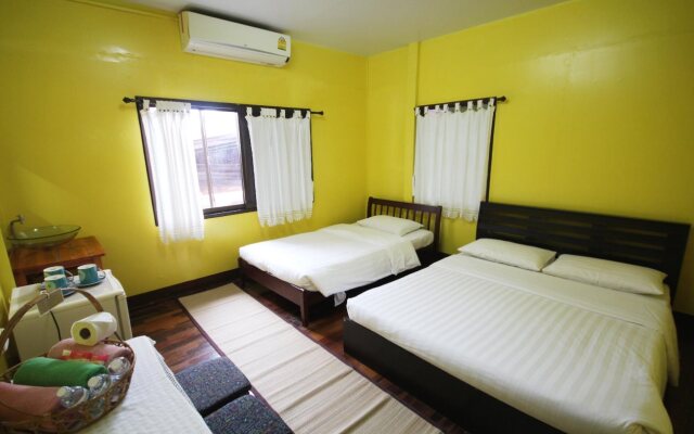 Baan Bua Homestay - Hostel