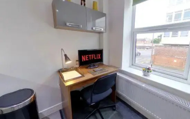 CovStays – Victoria House - Deluxe Studios in Coventry City Centre