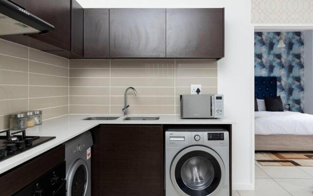 Alimama Spaces: the Manson's Greenstone