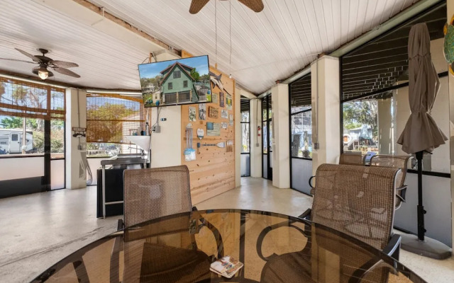 Weeki River Lodge Star5vacations