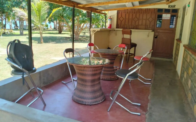 Bimoss Beach Resort & Campsite