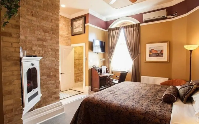 Clocktower Inn