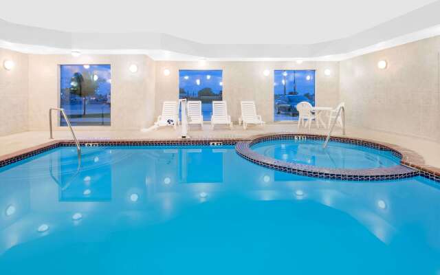 Baymont By Wyndham Snyder