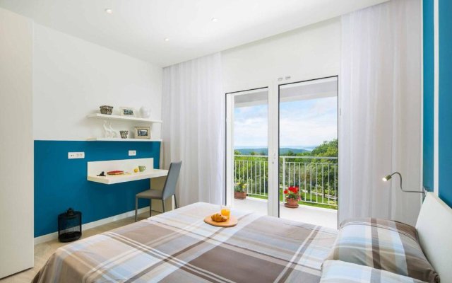 Villa White Pebble I