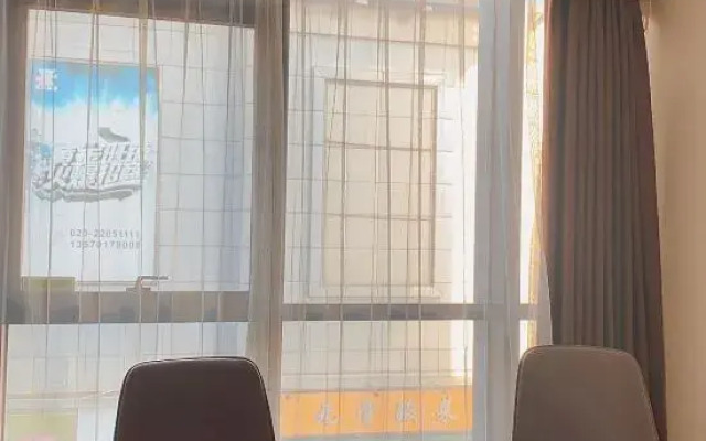 Vienna Hotel (Guangzhou Huangpu Free Trade Zone Xiayuan Subway Station)