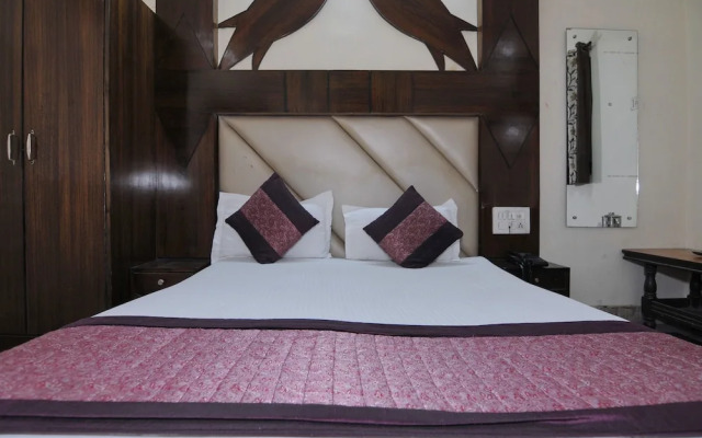 OYO 6124 Lord Krishna Dx Inn