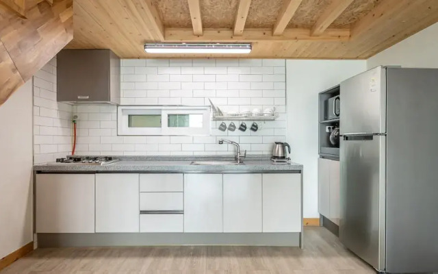 Yeosu Arum Oceanview Whole House Pension