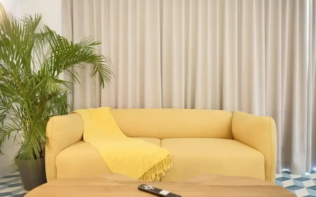 w Fancy Loft in Santa Ana