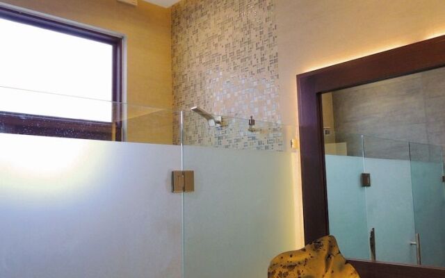 Royal Serennia Small Hotel Boutique