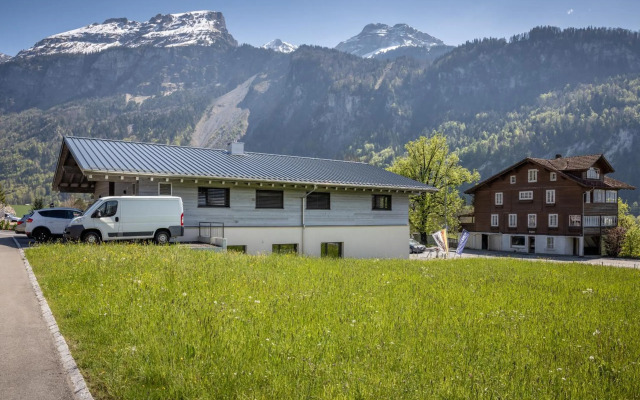 Moto-Center BeO AG (Bike & Bed)