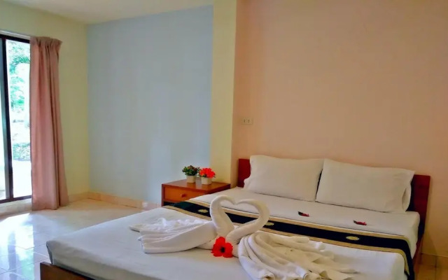 CAPITAL O1142 Laemkum Beach Resort