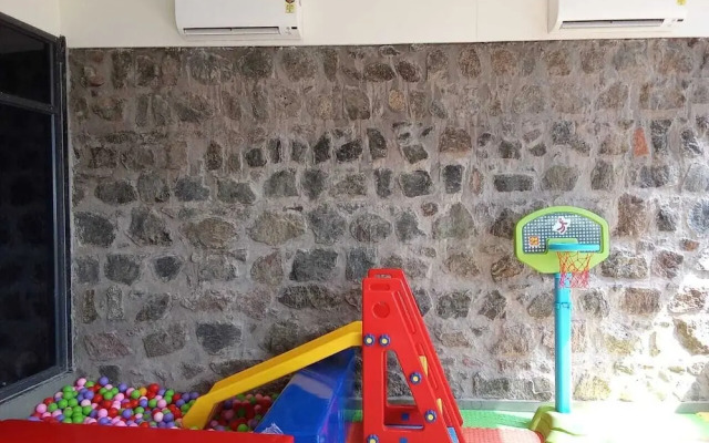 Basalt Paradise Resort And Spa