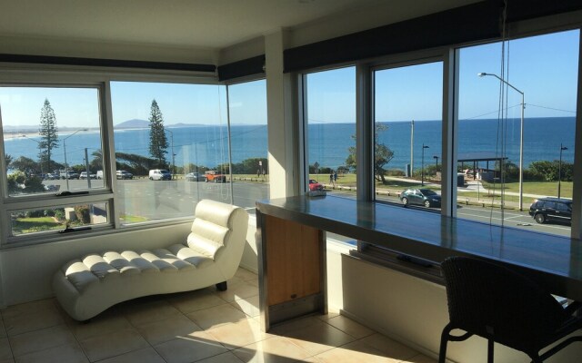 Headlands 24
