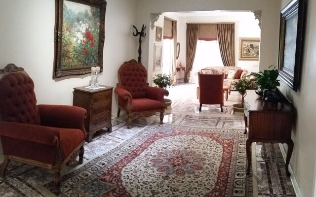 Royal Ridge Guest House and Apartments