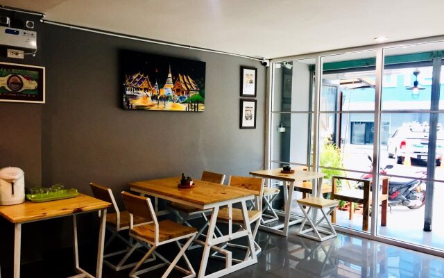 Checkin68 Chiangmai Hostel & Rooms