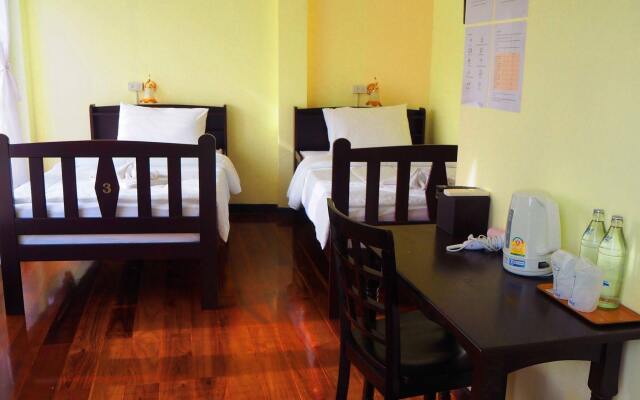 Srisomboon Hostel