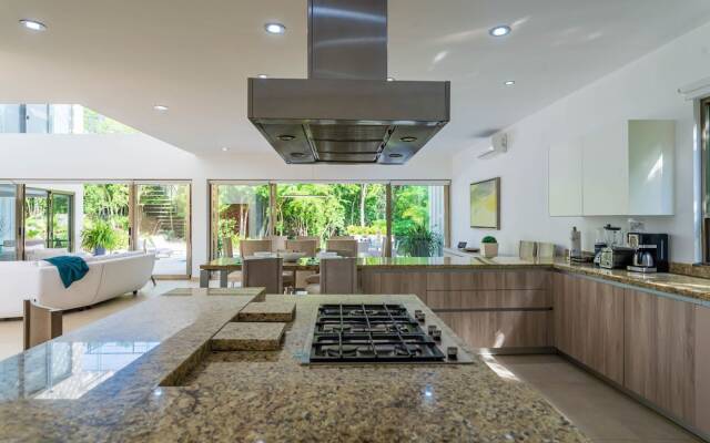 Casa Ave Luxury & Resort by Olahola
