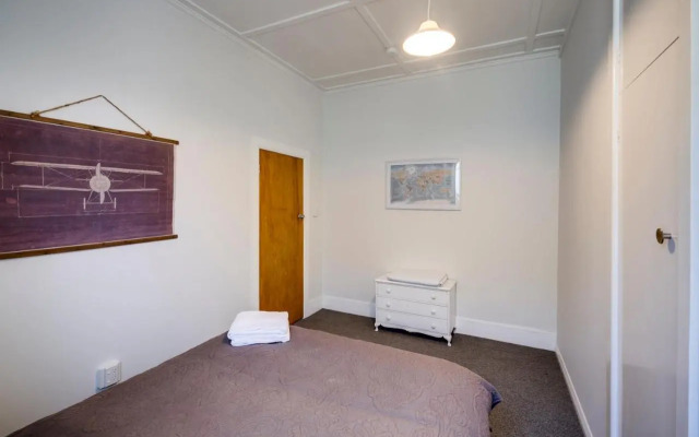 Views on Colenso - Napier Holiday Home