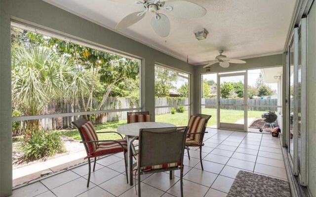 Flamingo Home - Three Bedroom Home