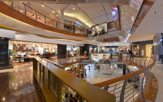 HARRIS Hotel & Conventions Kelapa Gading Jakarta