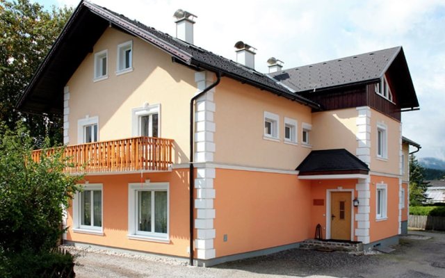 Apartment in Bad Mitterndorf with Sauna, Ski Storage, Garden