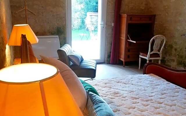 Chambre et belle terrasse