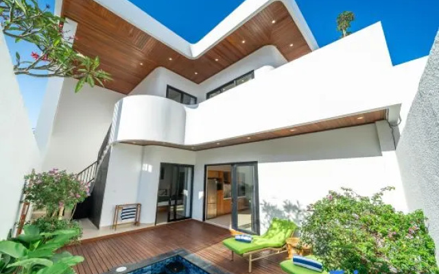 Cassandra villa 4 - Designer 3BR Villa by Sanur Beach,Pool & Rooftop — 4-star hotel in Denpasar