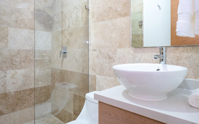 Menesse Town Tower 203 1 Bedroom Condo