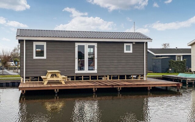 Nice Home in Breukelen With Wifi and 2 Bedrooms