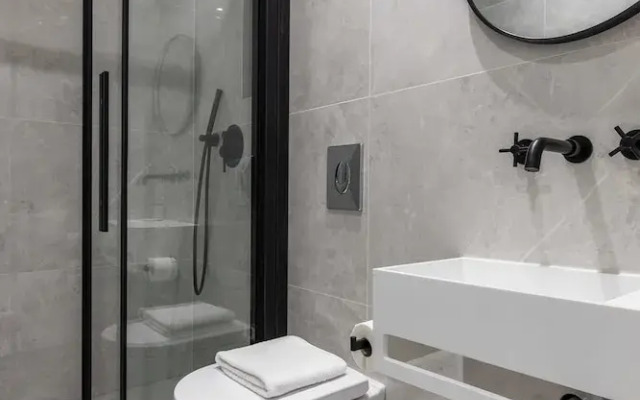 Peaceful Room for 2 People - Sacre-coeur