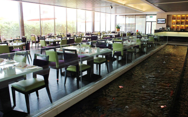 voco Guangzhou Shifu by IHG