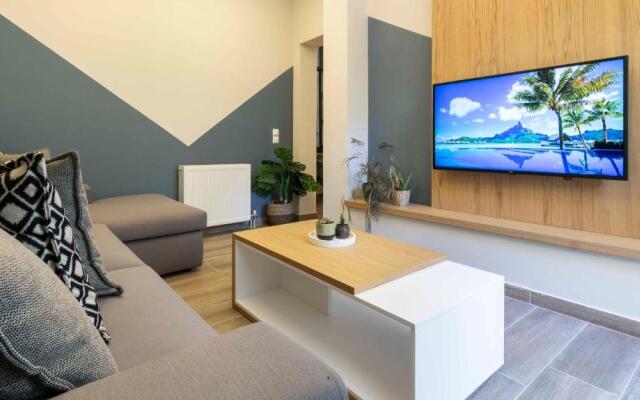 “Champions” Apartment in N. Kosmos neighbourhood