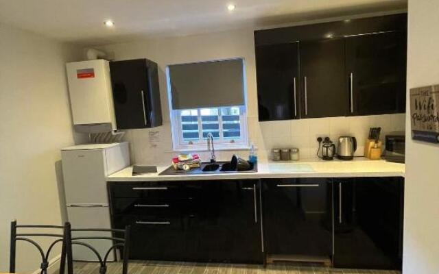 2 Laurel Court