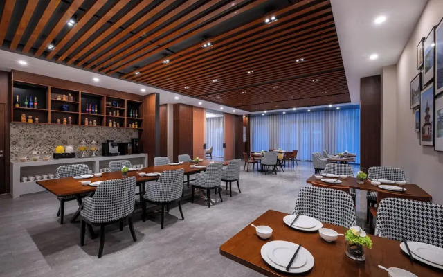 UrCove By Hyatt Yangzhou Dongguan Street