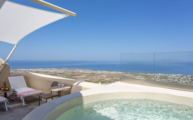 Skyfall Suites - Adults Only