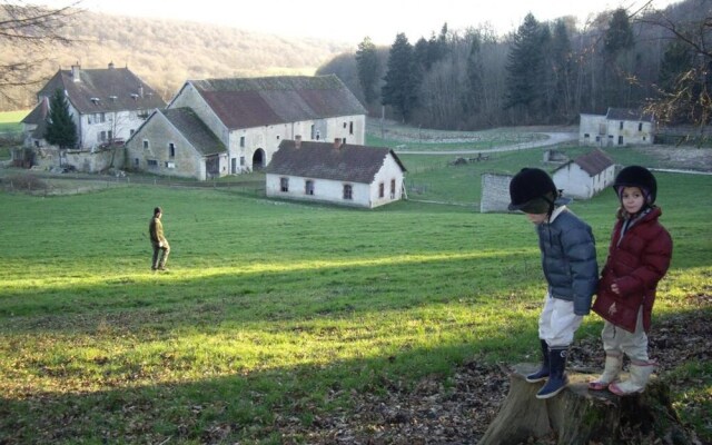 Apartment With one Bedroom and spa in Gézier-et-fontenelay, With Wonde