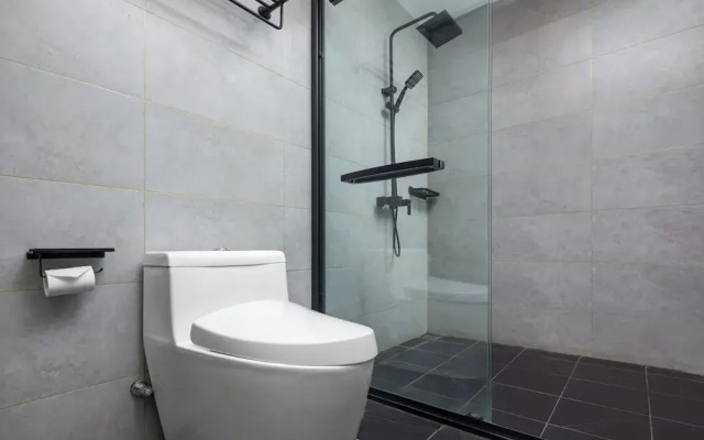 Yangshuo 1Q84 Tree Hotel