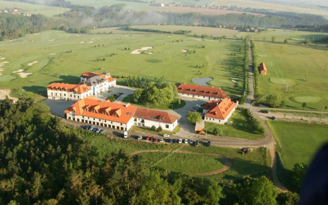 Darovanský Dvůr - Wellness & Golf Hotel