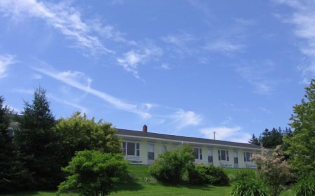 Joyce's Motel & Cottages